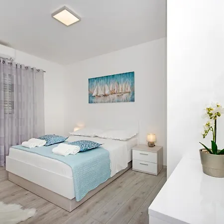 Apartmani Nikola Makarska Exterior photo