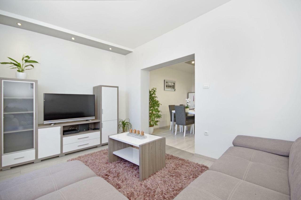 Nikola Apartment Makarska