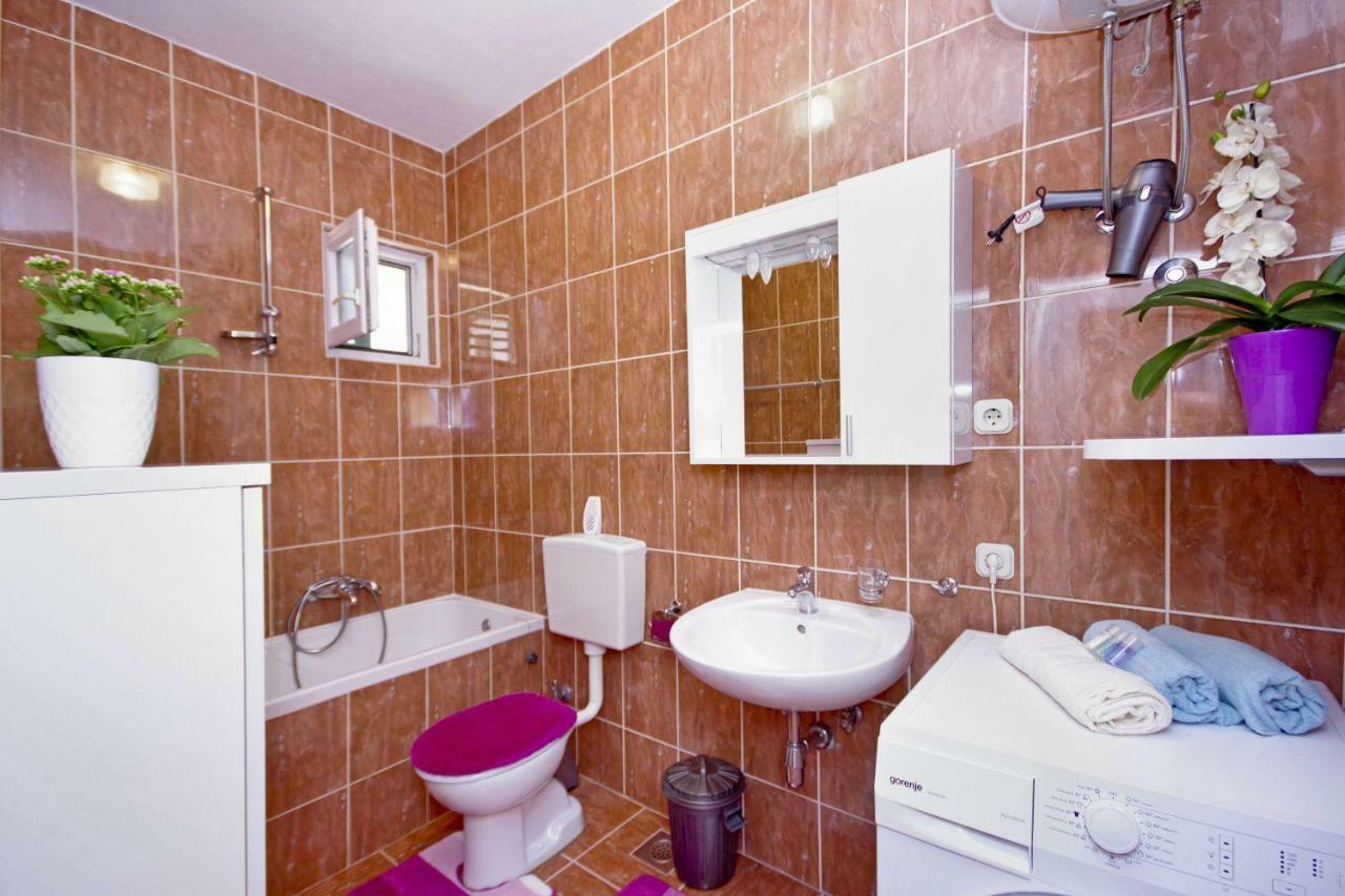 Nikola Apartment Makarska
