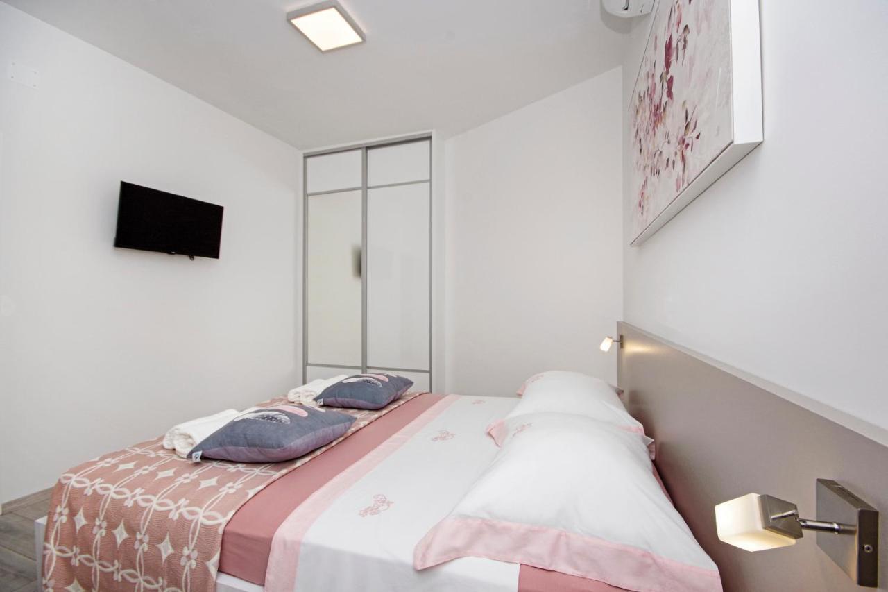 Apartment Nikola *