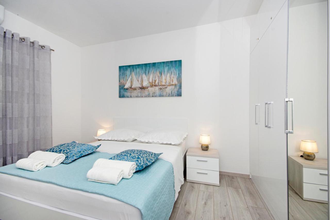 Nikola Apartment